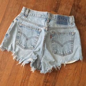 LEVI DENIM SHORTS